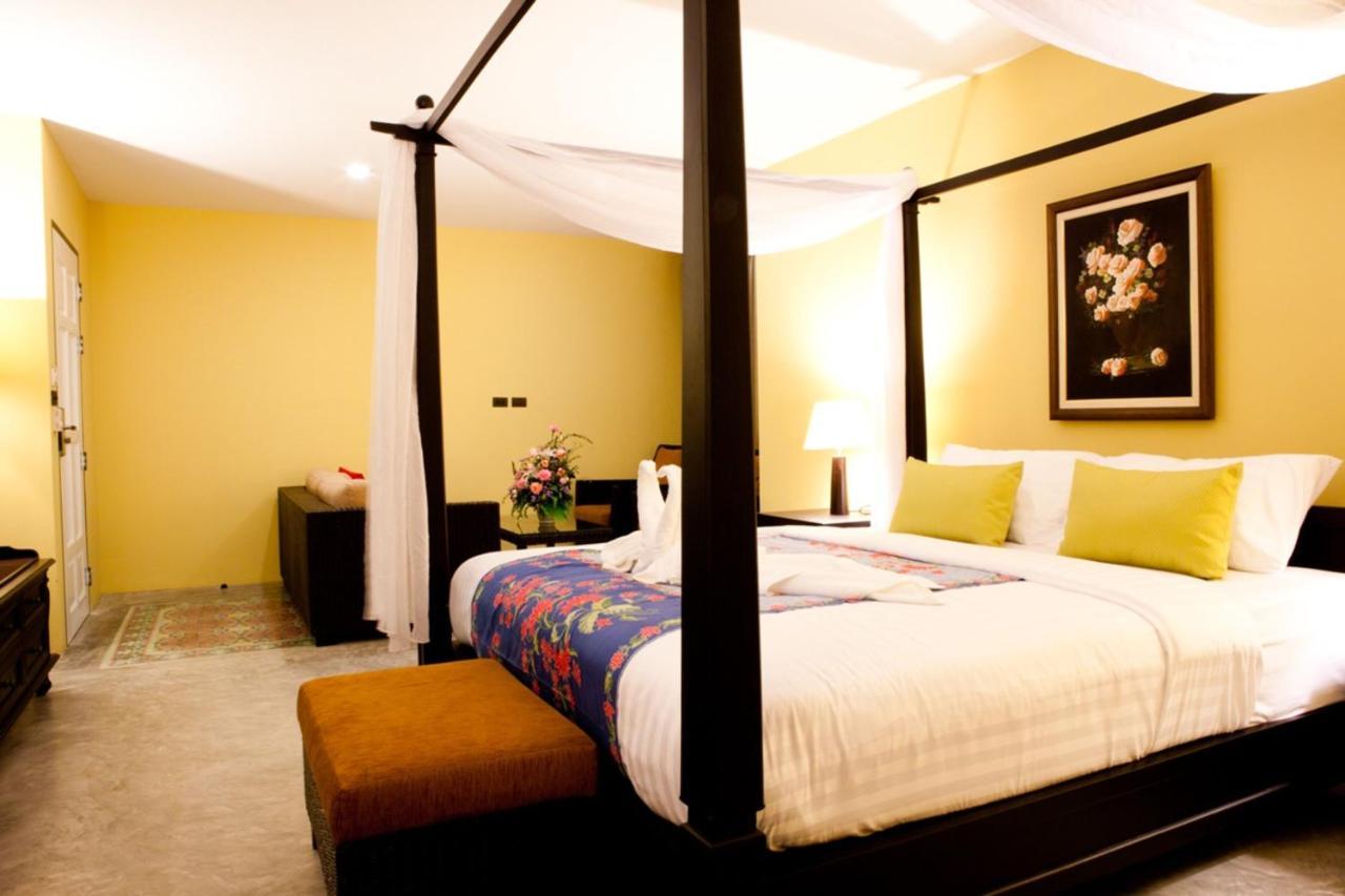 Baan Phuanda Phuket Hotel Exterior foto
