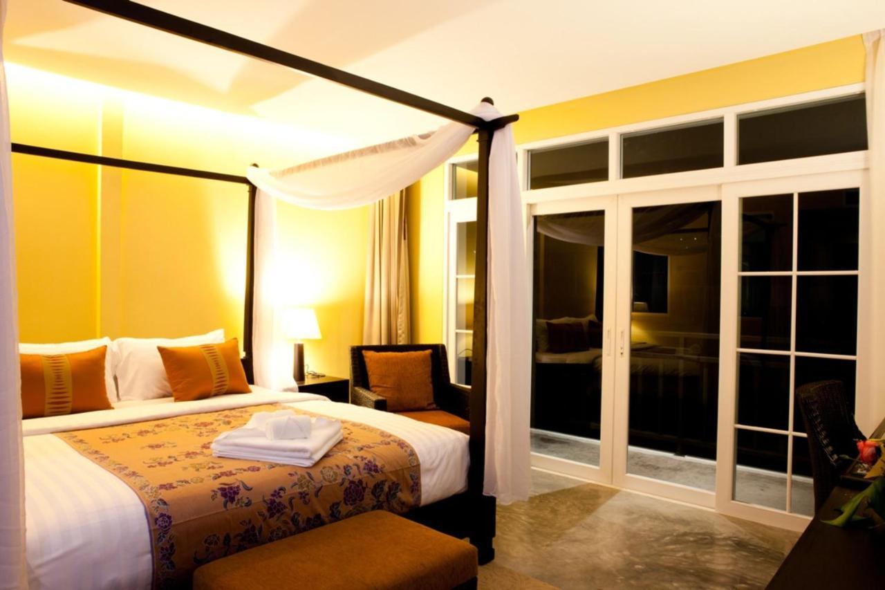 Baan Phuanda Phuket Hotel Exterior foto
